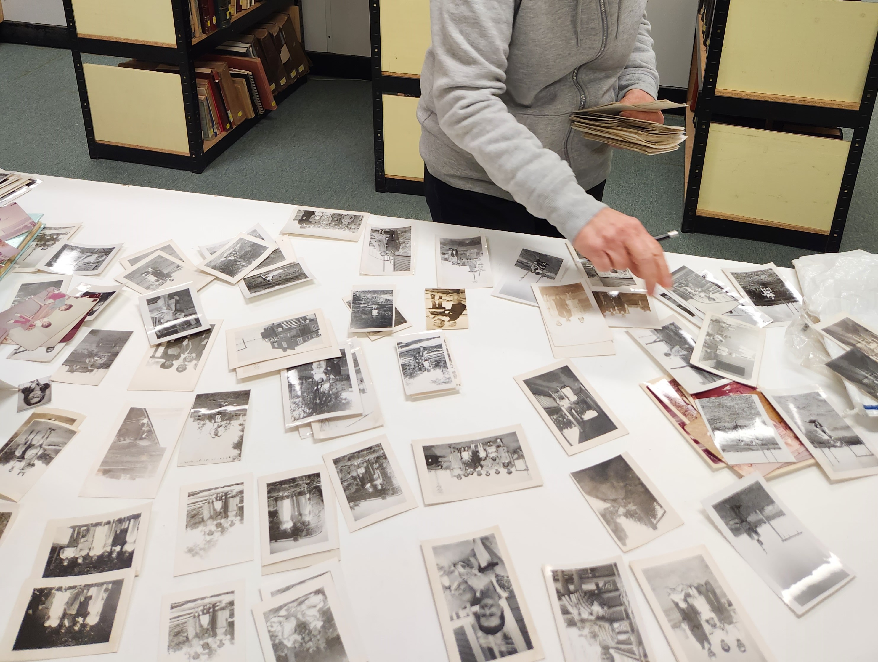 Documents et photographies du centre d'archives de la SAHB